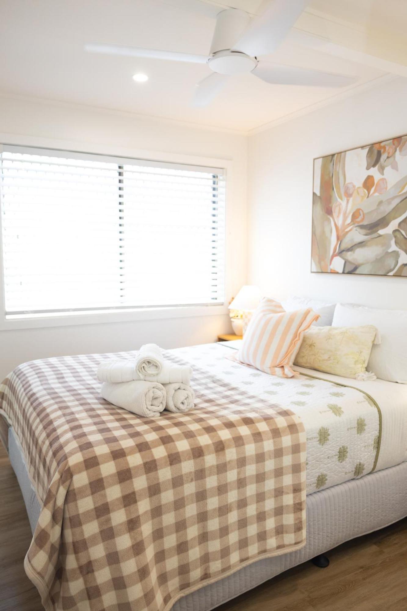 Comfortable Beach Home Скарборо Экстерьер фото