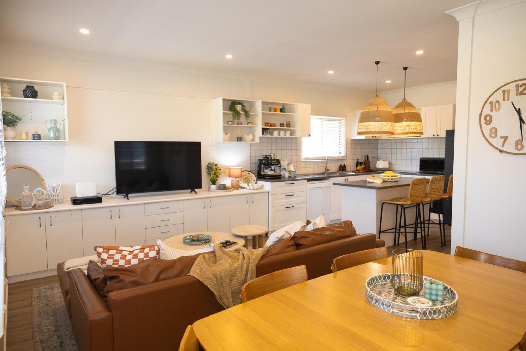 Comfortable Beach Home Скарборо Экстерьер фото